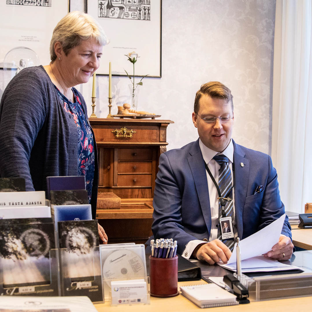 Tarja Jokela ja Ville-Pekka Jokela.
